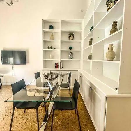 Versortigia Beautiful Appartement